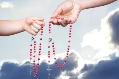 Pray the Rosary Daily: An Ultimate Guide for Spiritual Benefits